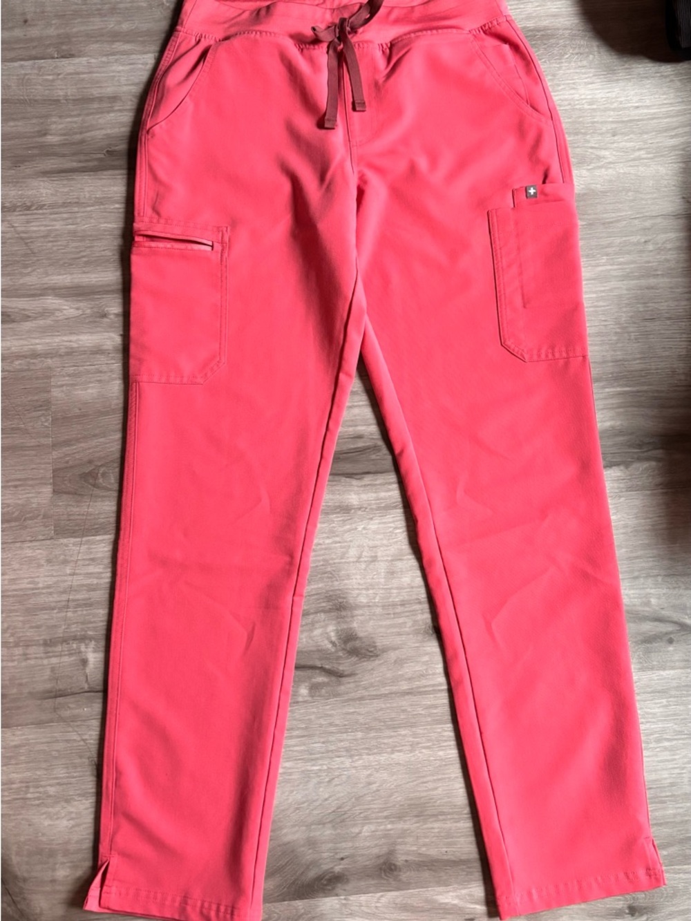 Figs Women’s Scrub Pants in Bright Coral Pink